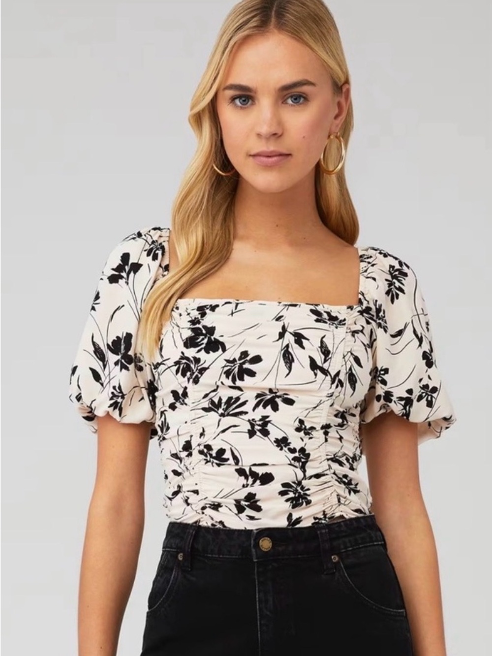 ASTR the Label Smocked Ruched Puff Sleeve Floral Black & Cream Blouse, Medium